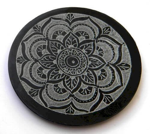Porte-Encens Pierre Rond Motifs Fleurs 10cm